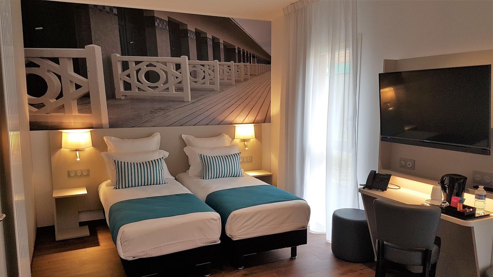 The Originals City, Hotel Acadine, بونت أودوميه المظهر الخارجي الصورة